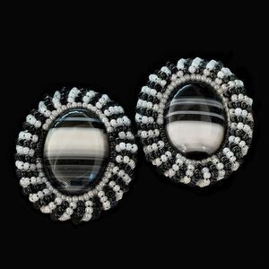 Vtg hand beaded black white banded agate earrings with glass bead border pierced